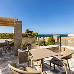 Sea & Sun Paros ナウサ