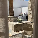 Sea & Sun Paros ホテル