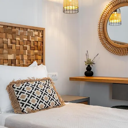 Sea & Sun Paros ناوسا