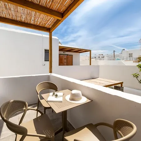 Sea & Sun Paros Hotel *