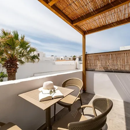 Sea & Sun Paros Hotel *